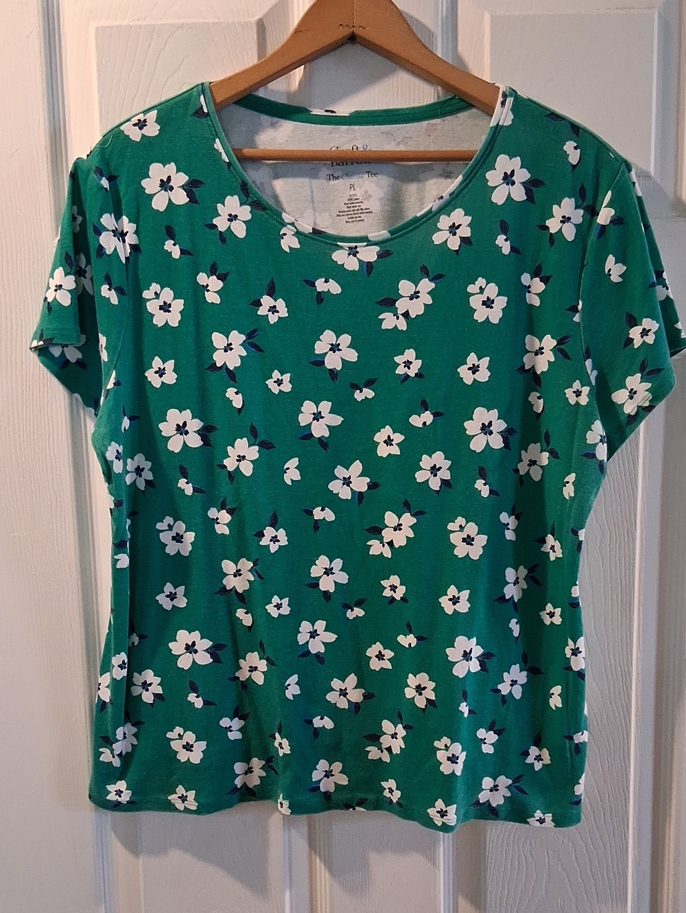 Green Floral Women's Tee - Casual Short Sleeve Top